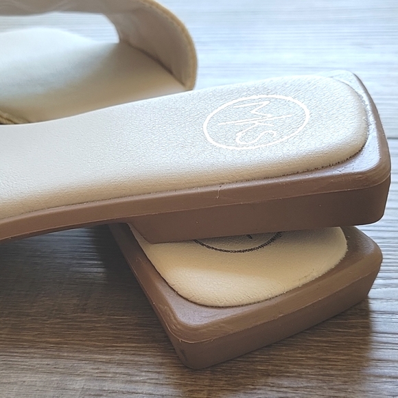 MKS London Sandals Slides - Picture 5 of 7